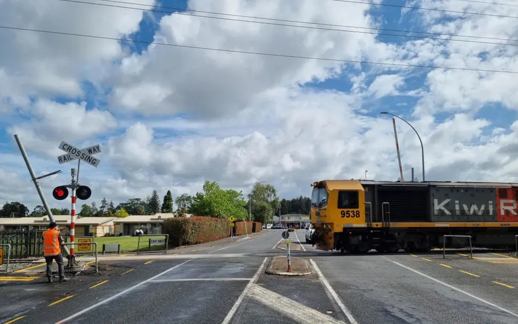 Trio Killed in Crash between Train and Car in Hamilton Named by Police