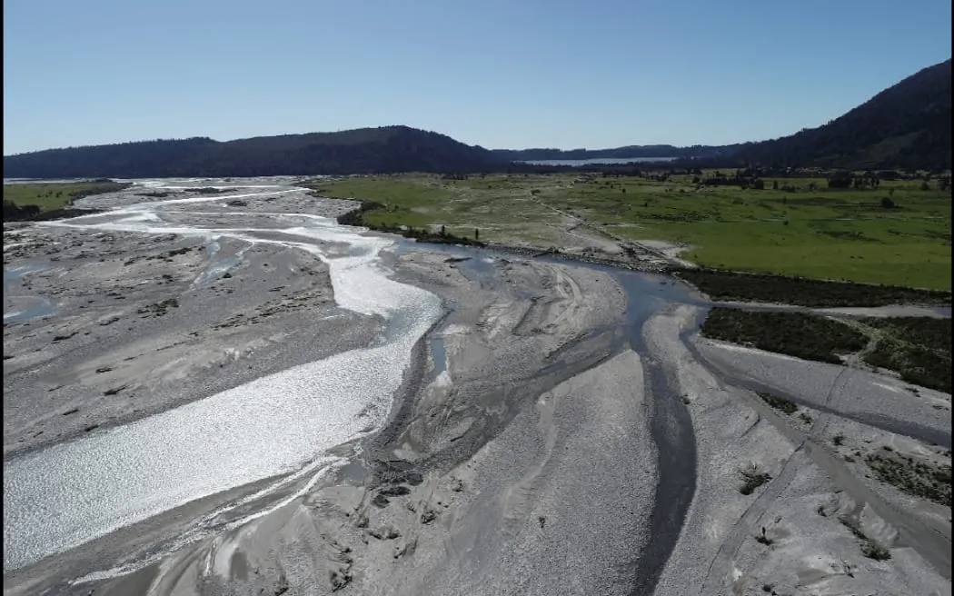 Farmers hopeful for cattle river grazing renewals